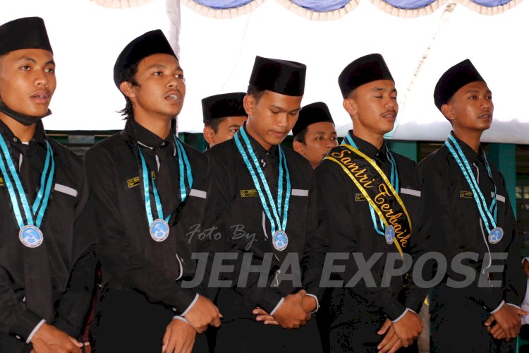 PONPES JABAL HIKMAH WISUDA 96 LULUSAN DAN 15 SANTRI TAHFIDZUL QURAN JUZ 30